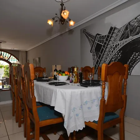 Tricia 6 Bedroom Americas Willa *